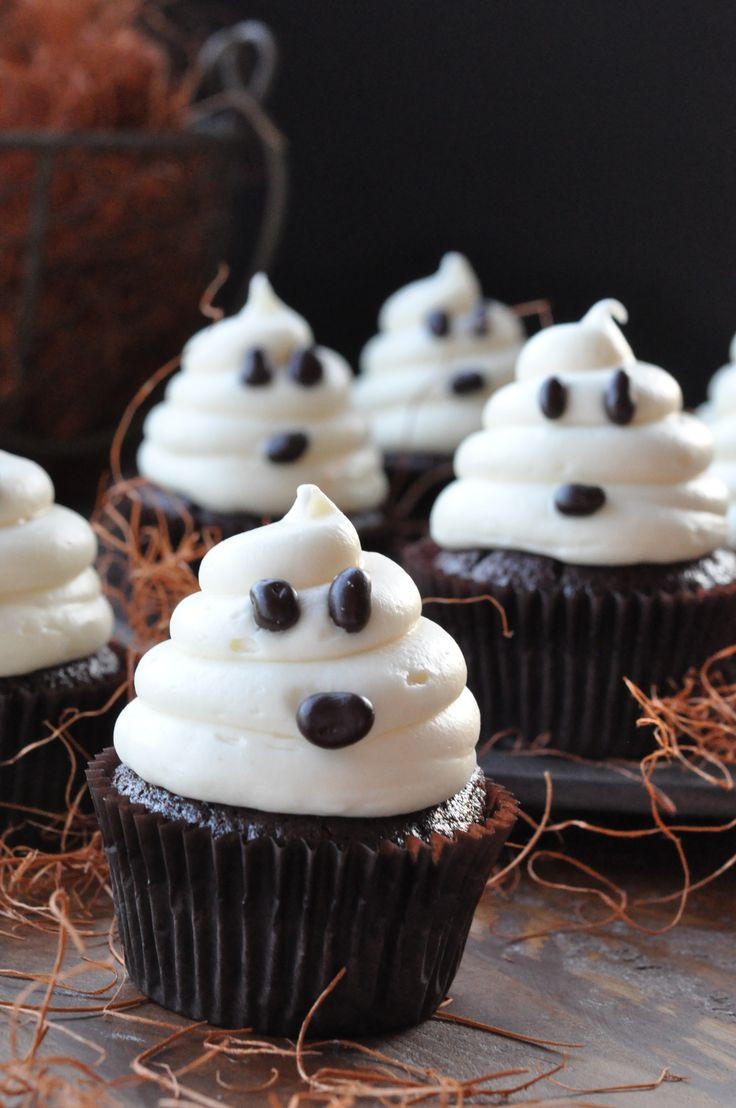 Halloween Party Treat Ideas
 20 Sweet and Easy Treats for Halloween Party Style
