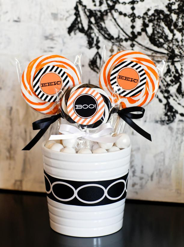 Halloween Party Treat Ideas
 Modern Furniture Halloween Party Favor and Treat Bag 2012