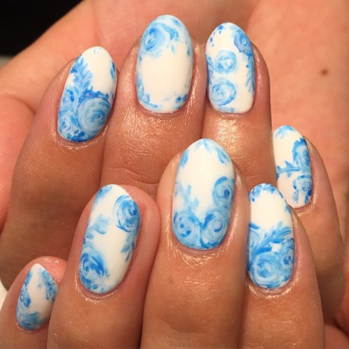 Hey Beautiful Nails
 heynicenails Blue and White Porcelain nails for