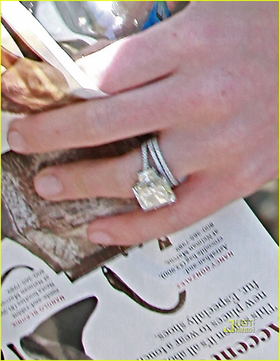 Hilary Duff Wedding Ring
 Hilary Duff News and August 15 2010