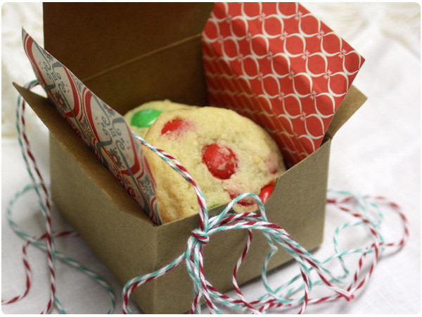 Holiday Cookies Gift Ideas
 Holiday Cookie Week Almond M&M Cookies