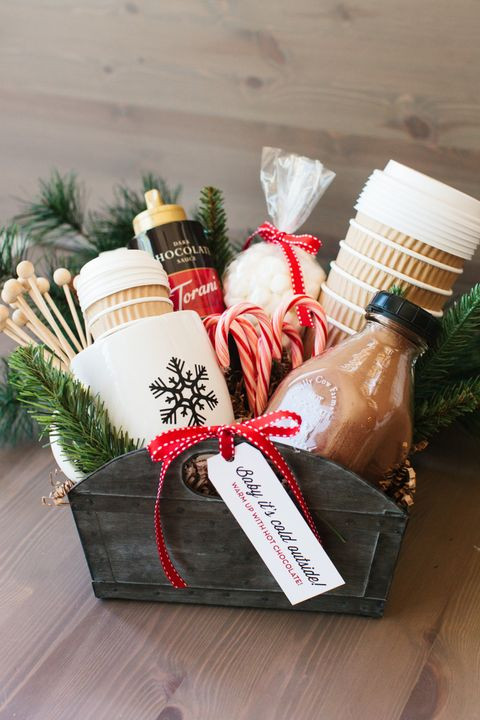 Holiday Gift Basket Ideas Diy
 25 DIY Christmas Gift Basket Ideas How To Make Your Own
