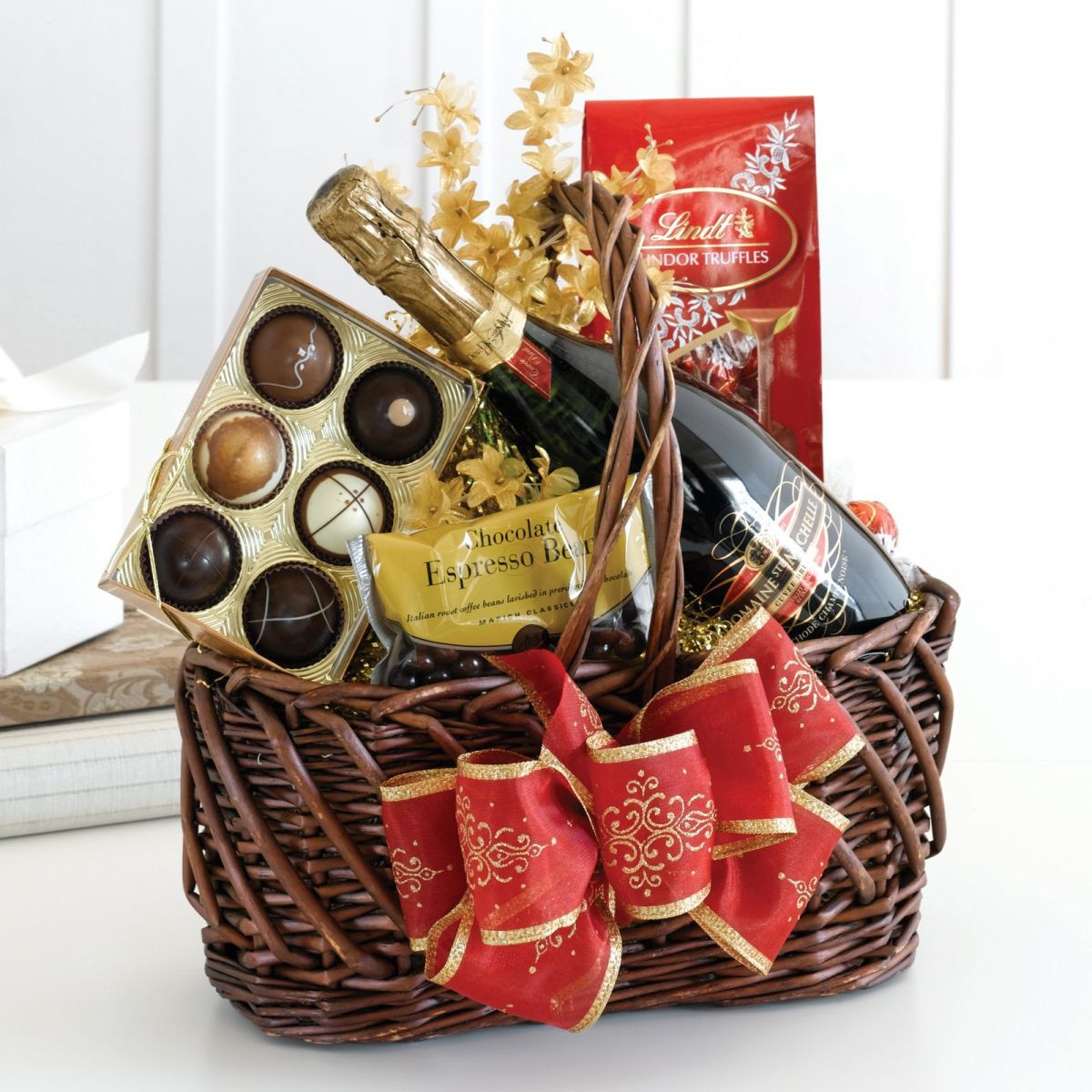 Holiday Gift Basket Ideas
 Collectibles And Gifts Chocolate Gift Basket Ideas