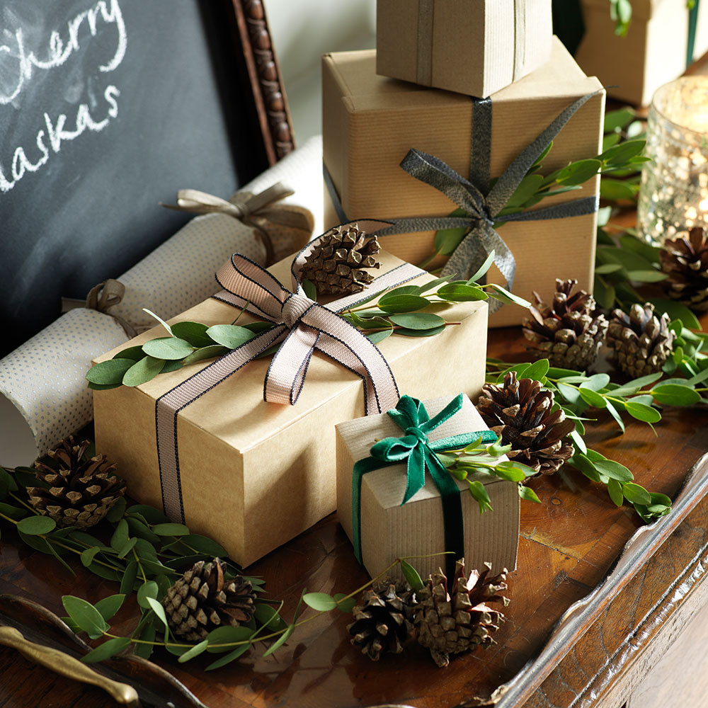 Holiday Gift Wrapping Ideas
 Gift wrapping ideas for Christmas presents with style