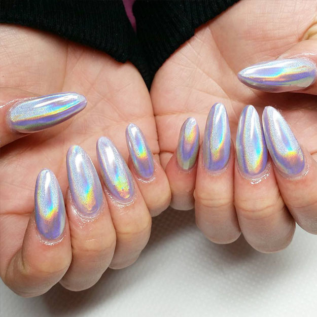 Holographic Nail Designs
 10 Holographic Nails You Need To Check Out