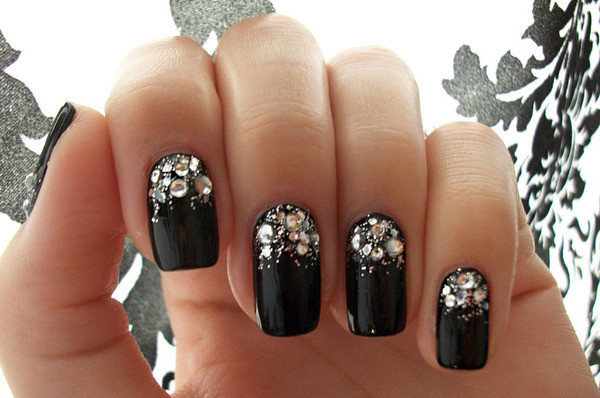 Homecoming Nail Ideas
 Six Prom Perfect Nail Art Ideas