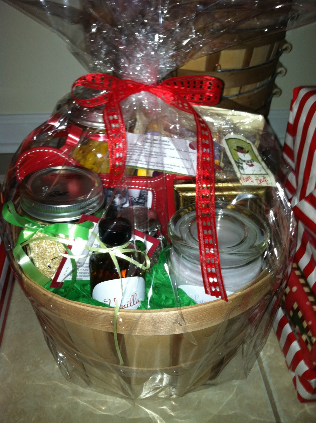Homemade Holiday Gift Basket Ideas
 melicipes Healthy & Homemade Gift Baskets
