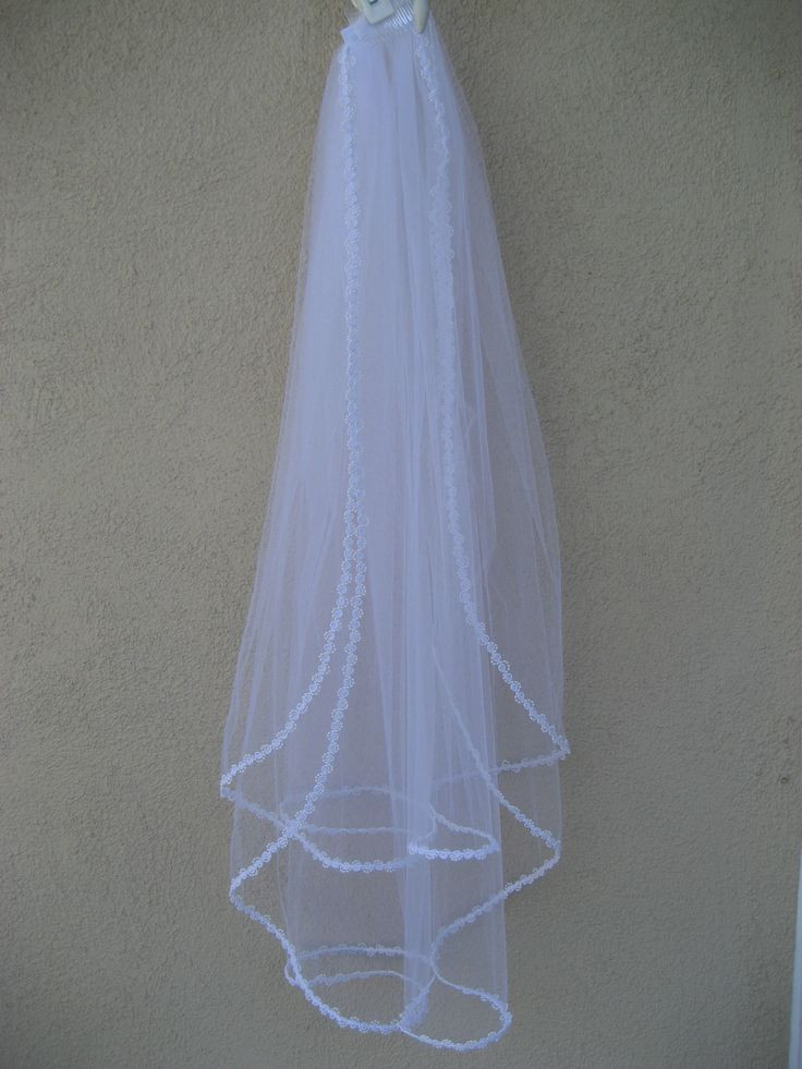How Do You Make A Wedding Veil
 35 best How to Make a Veil images on Pinterest
