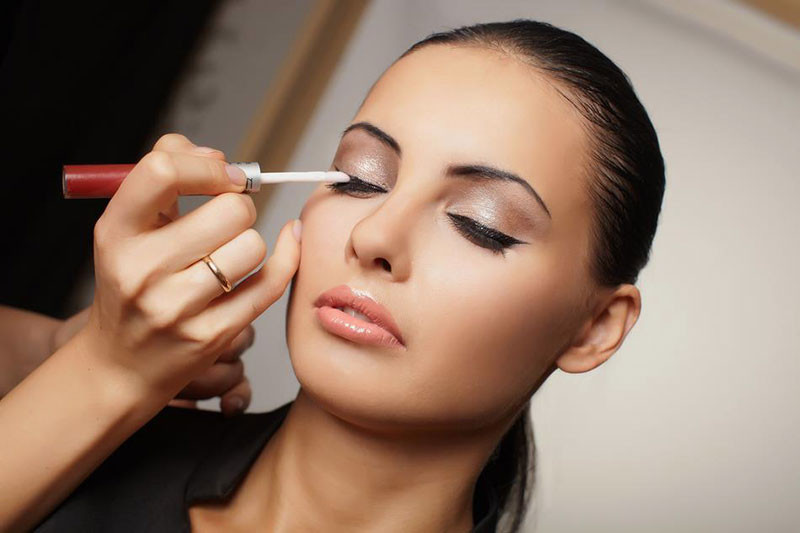 How Much To Tip Makeup Artist For Wedding
 Get that Wedding Makeup Perfectly Done With These Hints