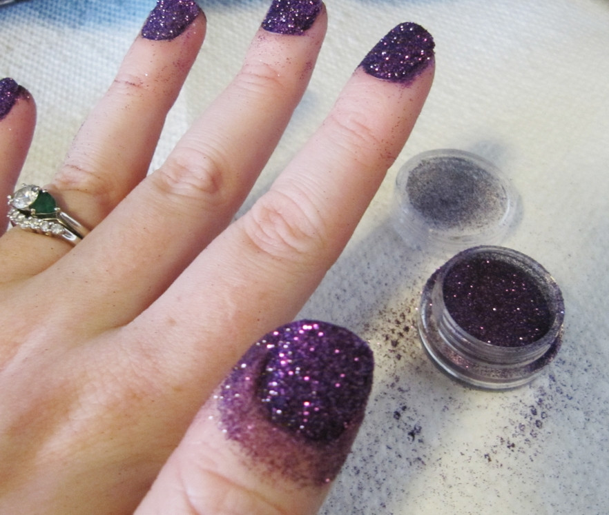 How To Apply Glitter To Nails
 manicure for short nails