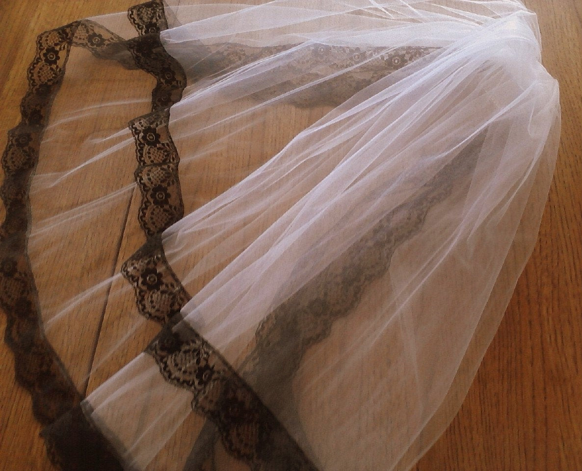 How To Make A Wedding Veil With Lace Trim
 Lace Edge Wedding Veil Two Tier Bridal by PinsAndNeedlesBridal