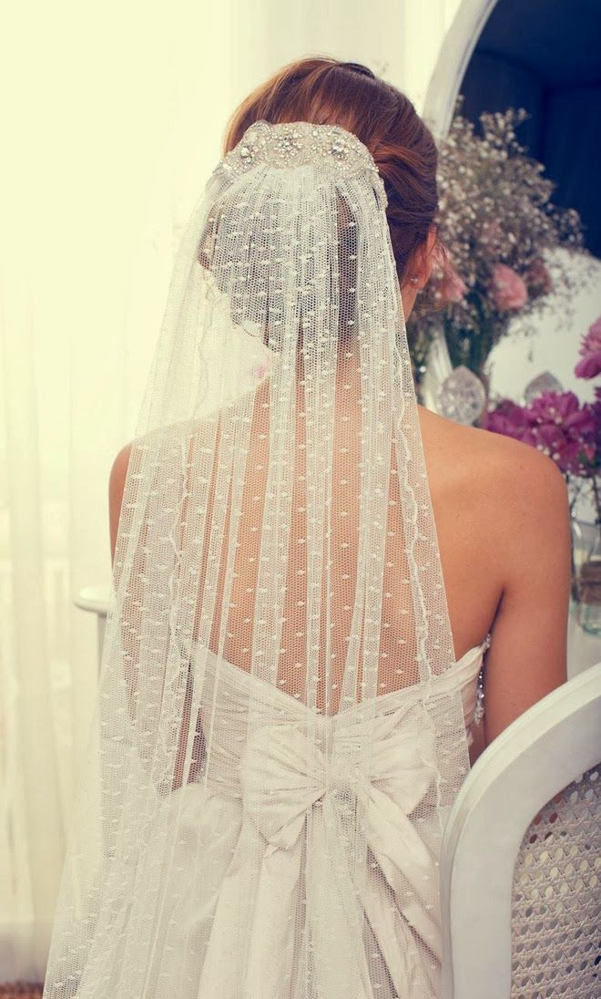 How To Make Your Own Wedding Veil
 Make Your Own Wedding Veil in Six Easy Steps