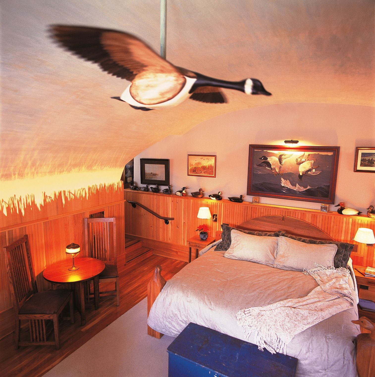Hunting Bedroom Decor
 The Mallard Room plete with duck blinds and calls