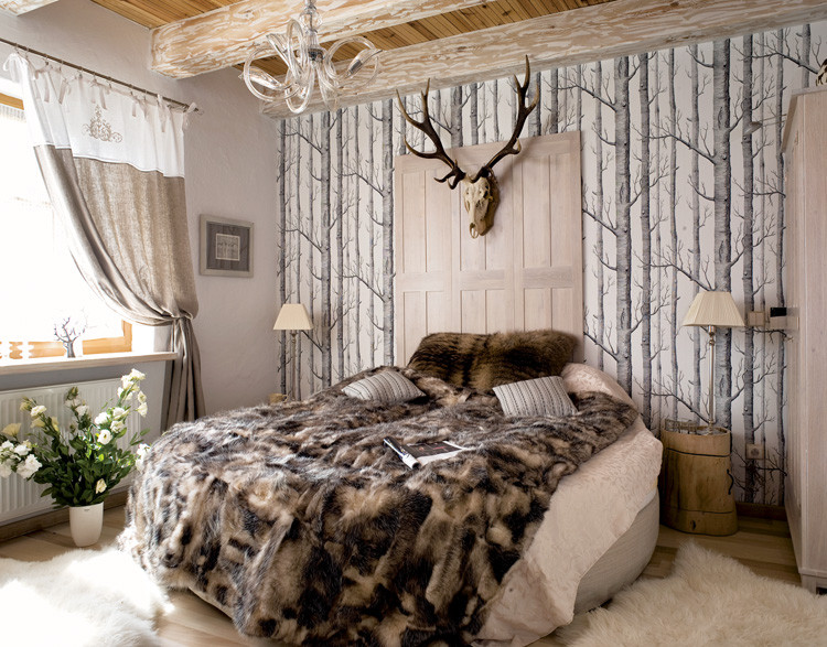 Hunting Bedroom Decor
 Charming Cottage With Attention To Detail Decoholic