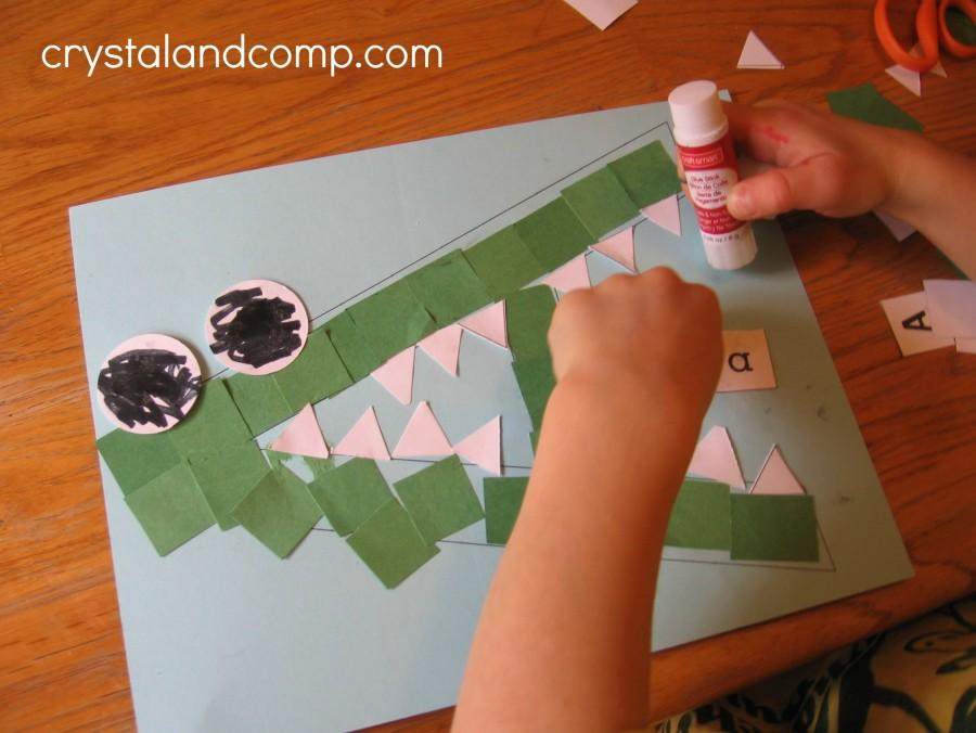 I Crafts For Preschoolers
 Letter of the Week Crafts – Crystaland p