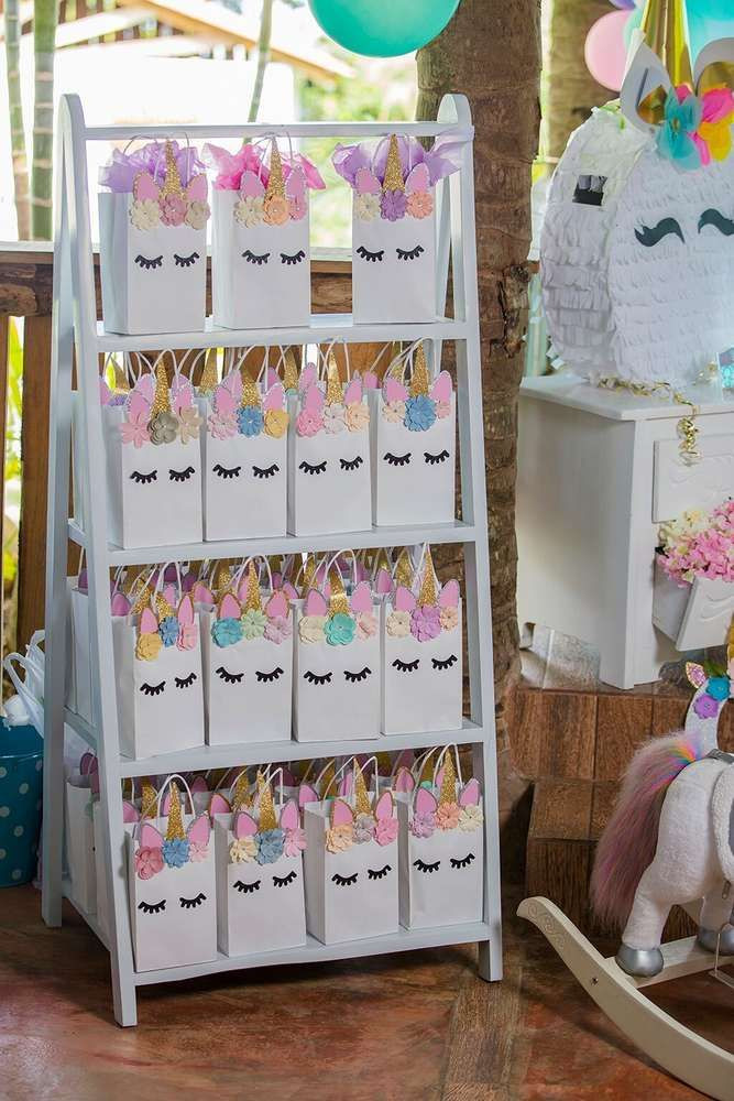 Ideas For A Unicorn Child'S Birthday Party
 Loving the party favor bags at this Unicorn Birthday Party