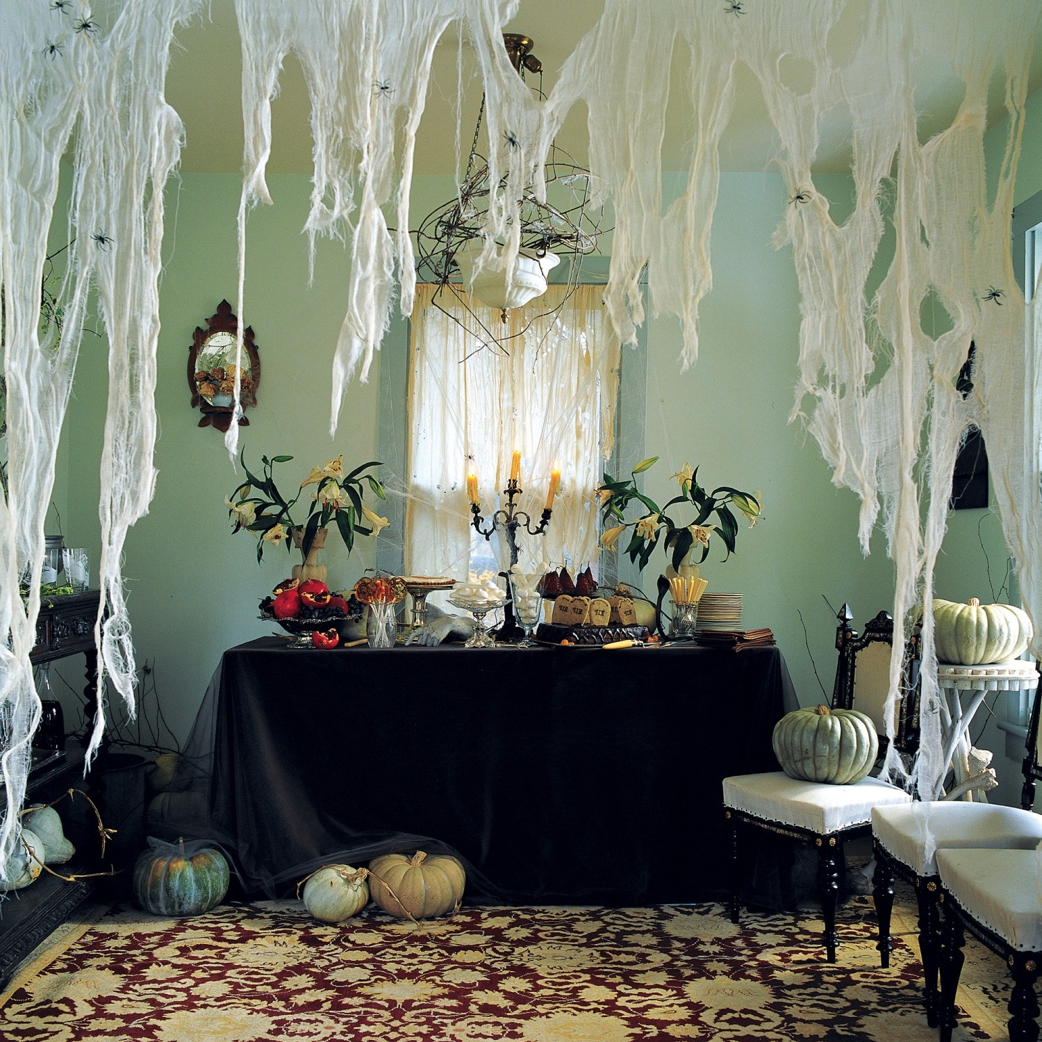 Indoor Halloween Party Decoration Ideas
 CREATIVE HANDMADE INDOOR HALLOWEEN DECORATIONS