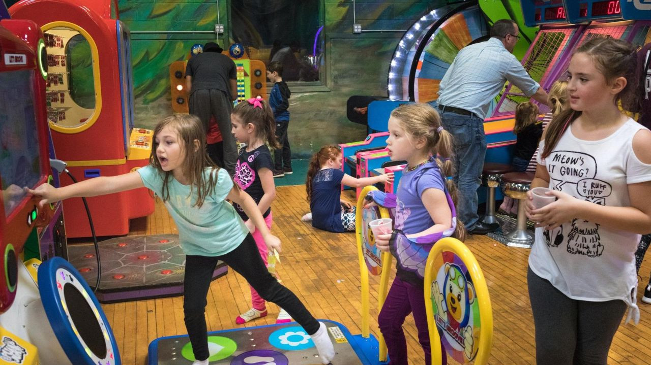 Indoor Kids Activities Long Island
 Pay one price indoor playgrounds on Long Island