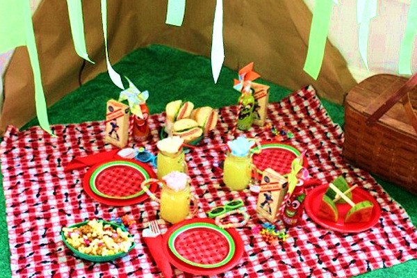 Indoor Summer Theme Party Ideas
 15 Creative Ideas for Hosting a Fun Filled Sleepover Party