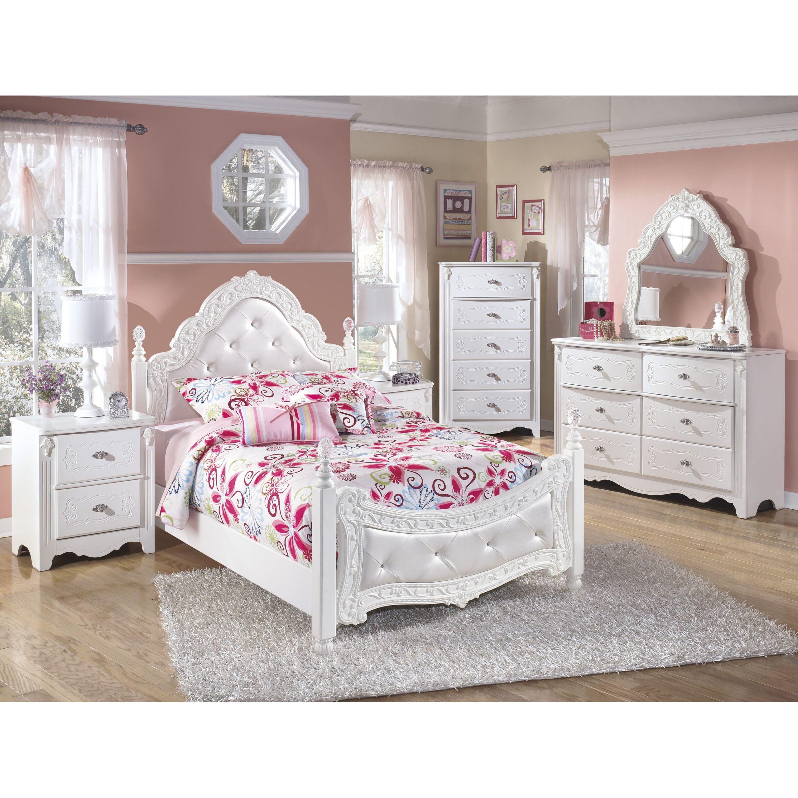 Kids Bedroom Set
 Signature Design by Ashley Exquisite Four Poster