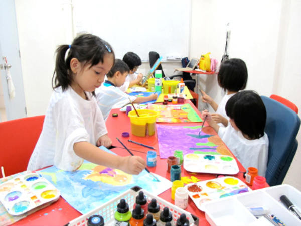 Kids Making Art
 Epsom Camp