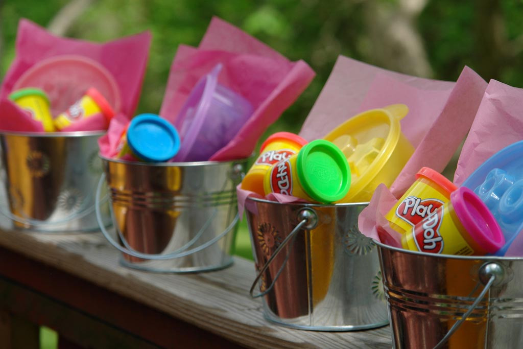 Kids Party Gifts
 Kids Party Favors are Easy to Find cose You Know What