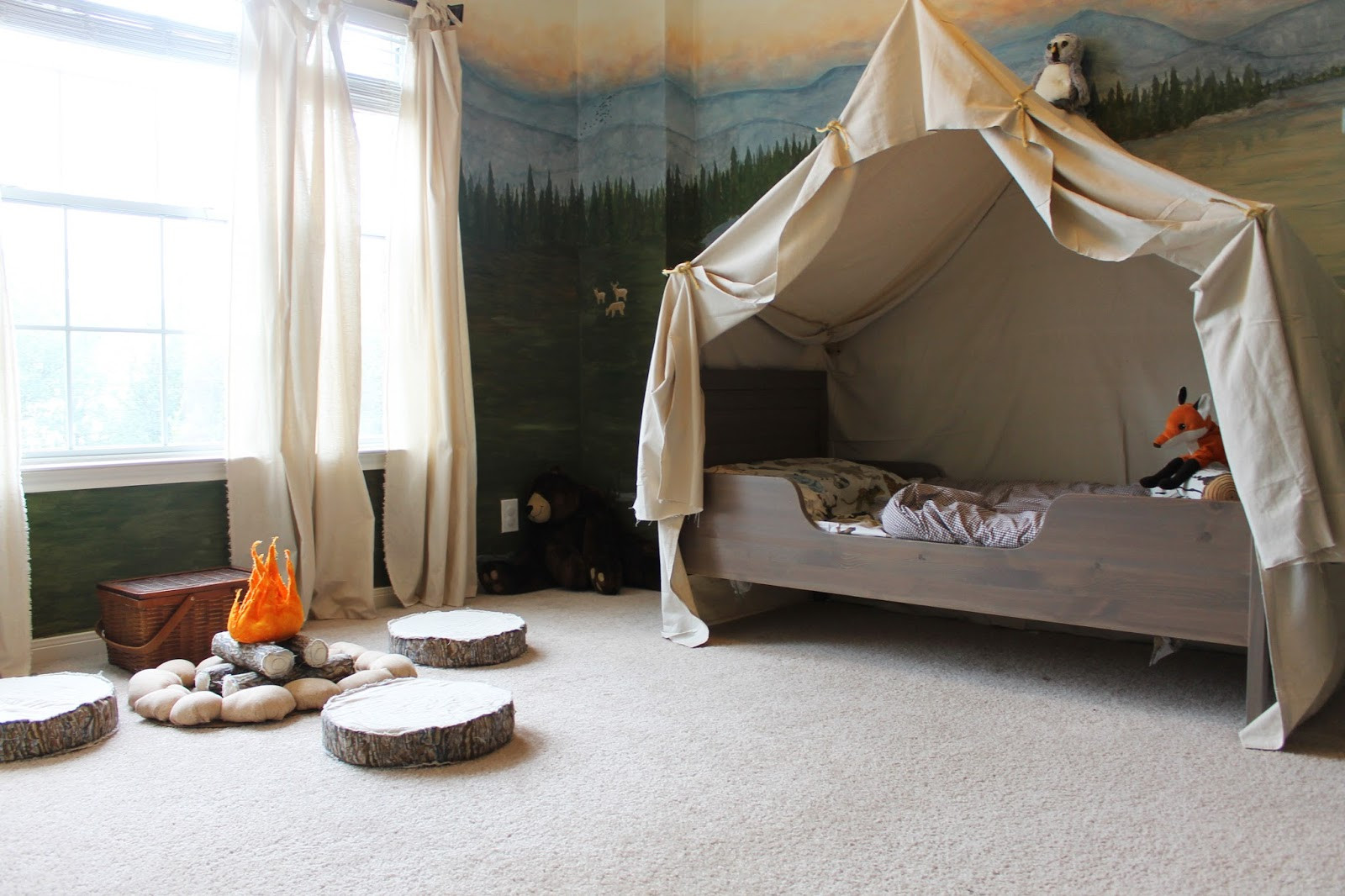 Kids Room Tent
 Remodelaholic