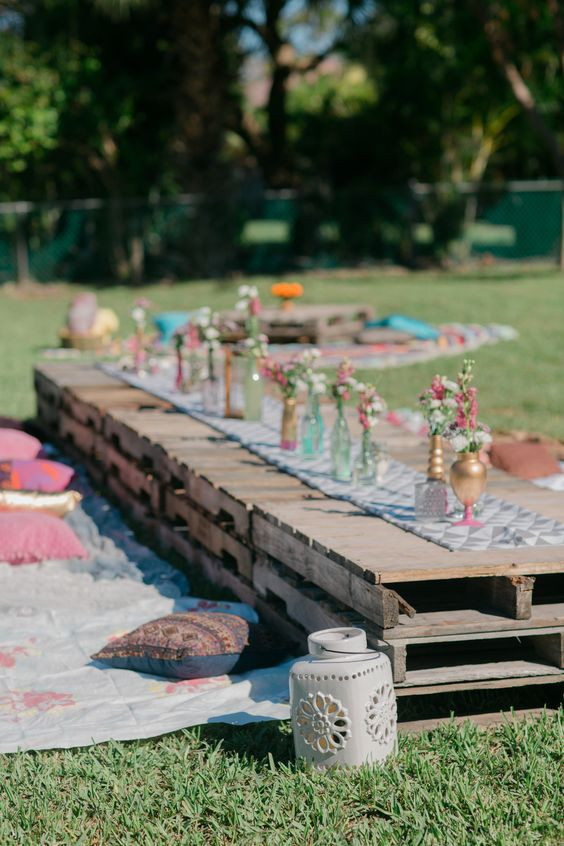 Kids Table At Wedding
 The Best Kids Table Ideas For Your Wedding Rustic
