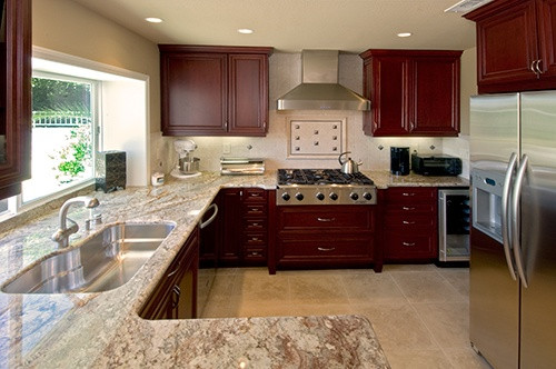 Kitchen Backsplash With Cherry Cabinets
 Best Backsplash Colour for Stained Wood Cabinets Maria