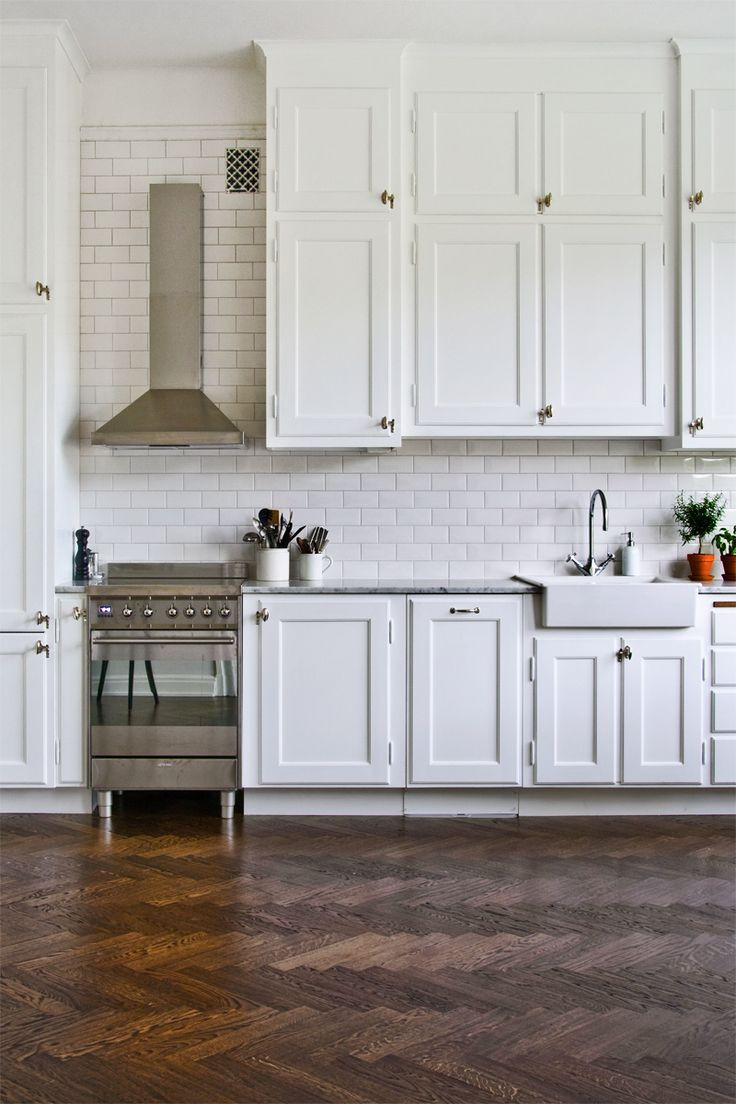 Kitchen Subway Tile
 Dress Your Kitchen In Style With Some White Subway Tiles