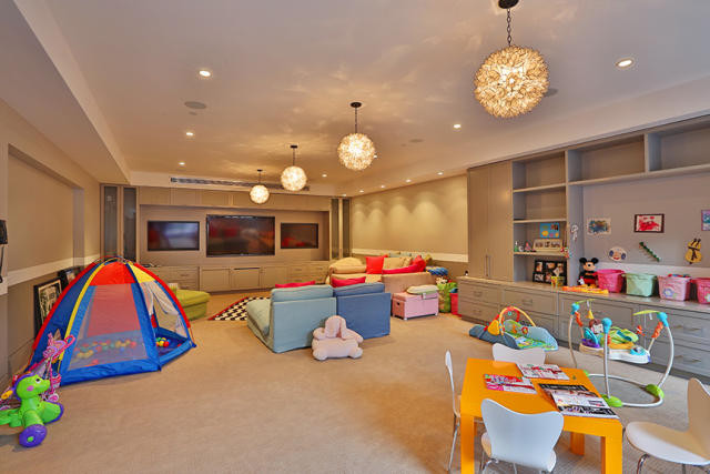 Kourtney Kardashian Kids Room
 Kourtney Kardashian and Scott Disick Buy Keyshawn Johnson