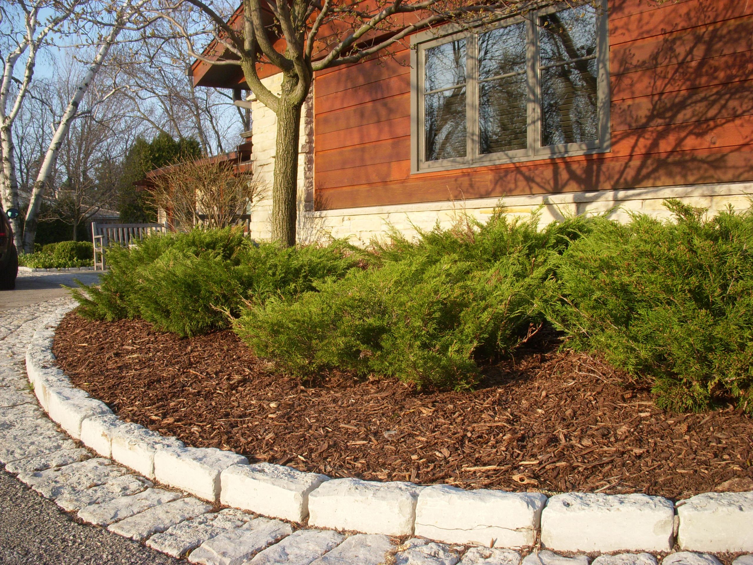 Landscape Edging Borders
 REFLECTIONS from Wandsnider Landscape Architects
