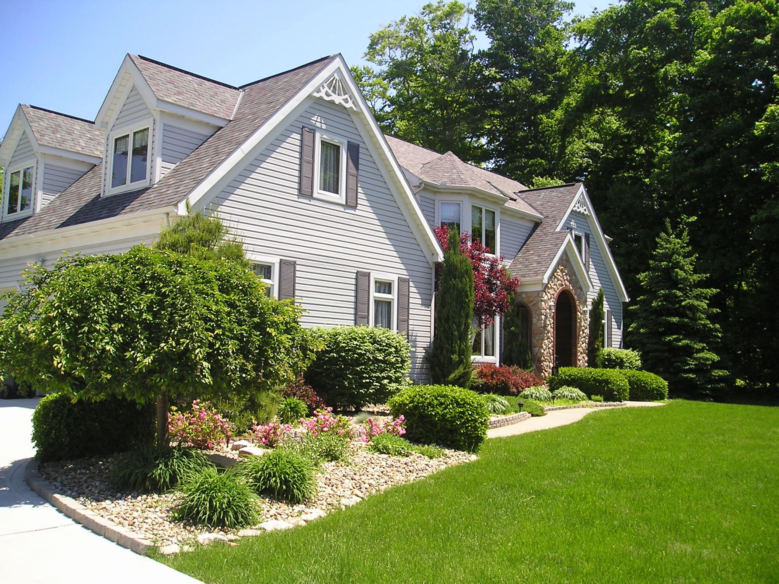 Landscape Front Of House
 10 Awesome Ways to Improve Your Curb Appeal