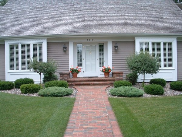 Landscape Pictures Front House
 Creative solutions and landscaping ideas for small front yards