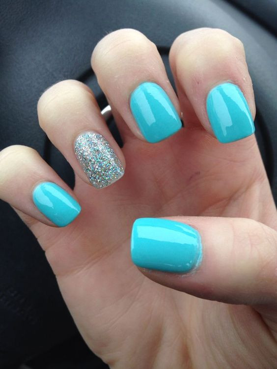 Light Blue Glitter Nails
 50 Stunning Manicure Ideas For Short Nails With Gel Polish