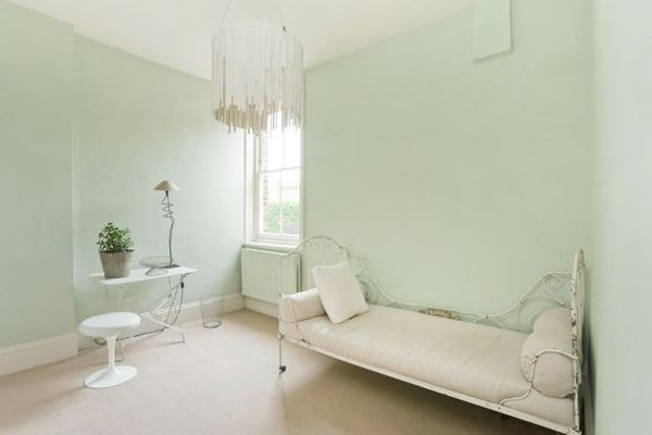 Light Green Living Room
 Decorating A Mint Green Bedroom Ideas & Inspiration