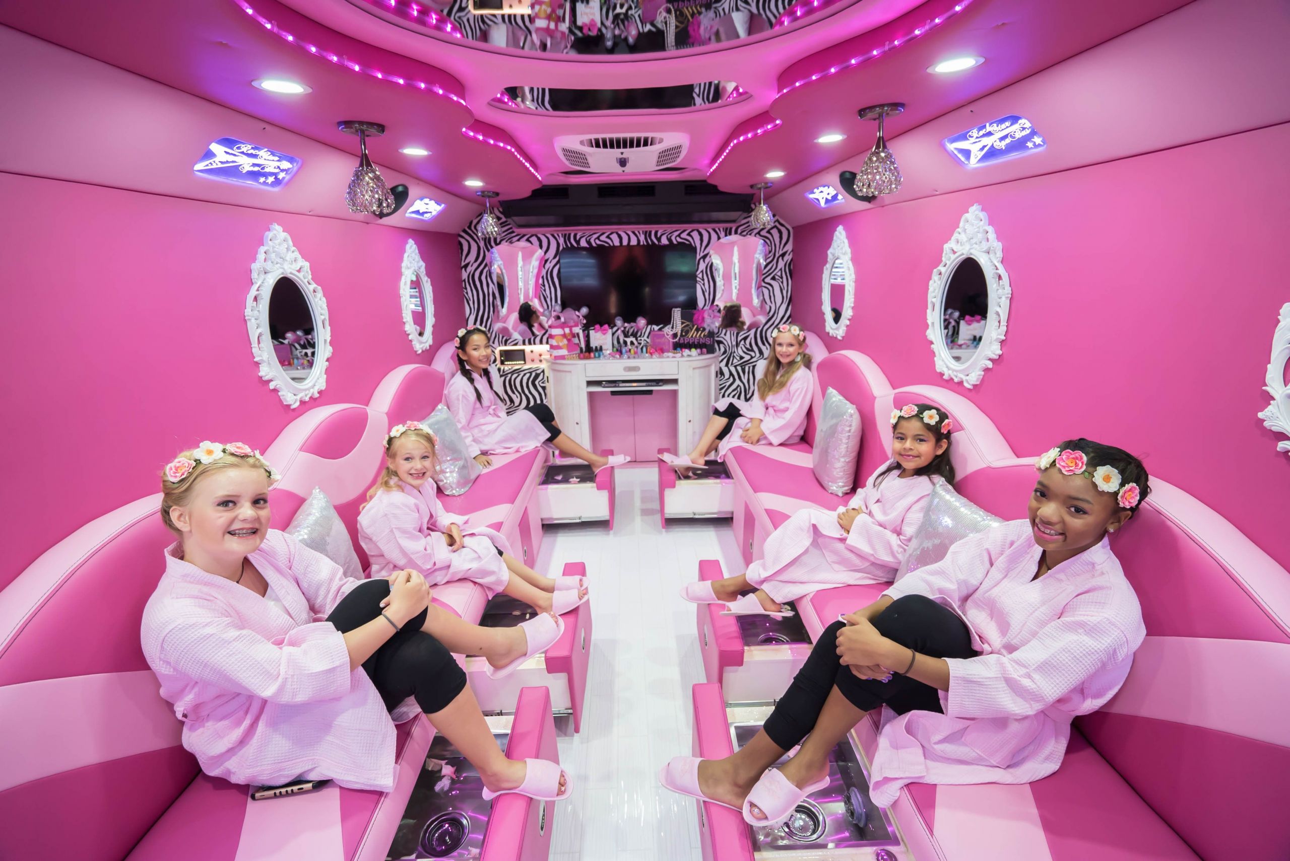 Little Girl Birthday Party Places
 Girls spa parties bus in Katy Kids spa bus mobile