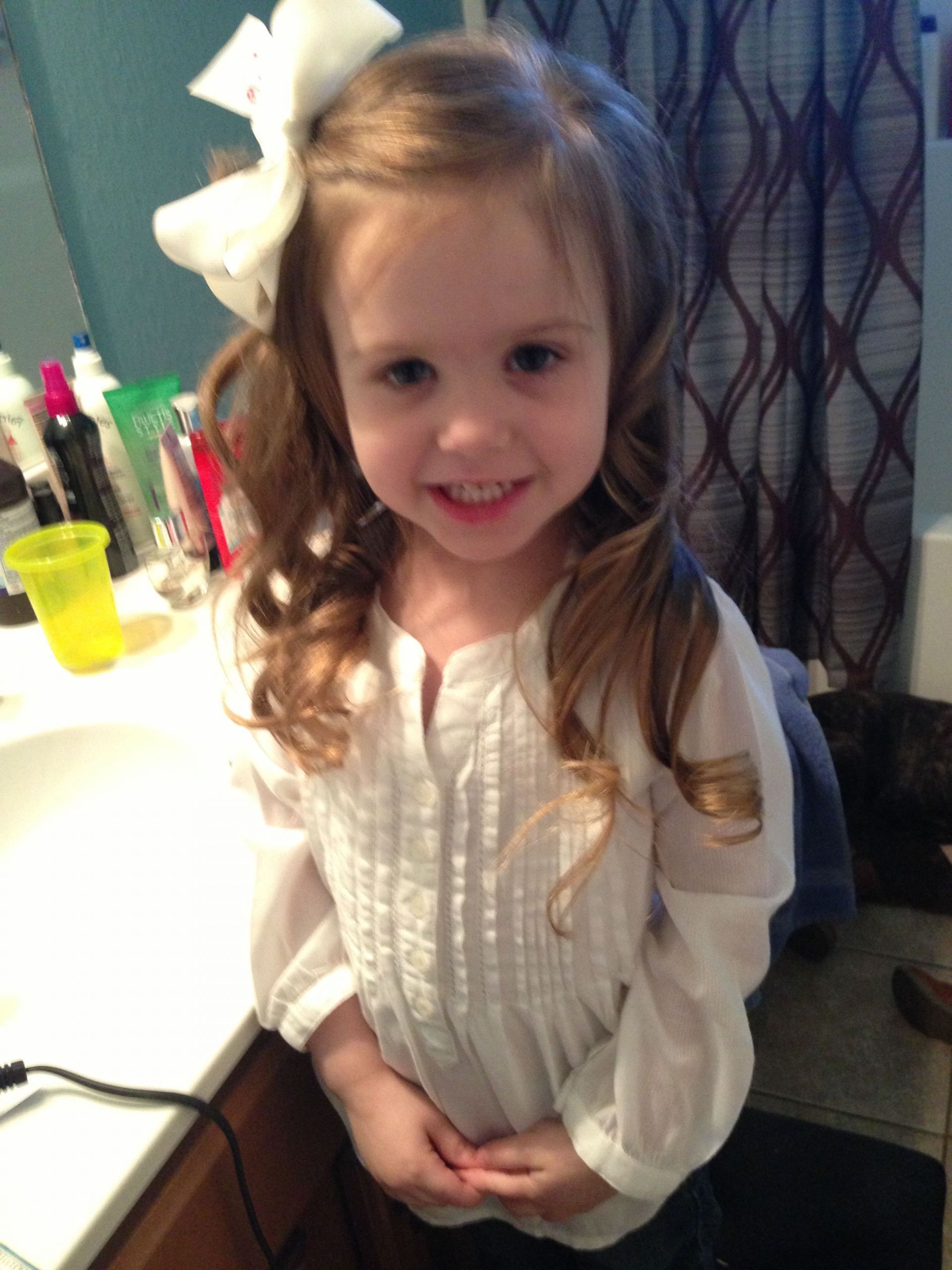 Little Girl Hairstyles With Bows
 Toddler hairstyles curled hair long beautiful stylish