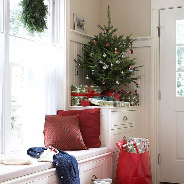 Living Room Tree Decoration
 6 Ways To Decorate With Mini Christmas Trees