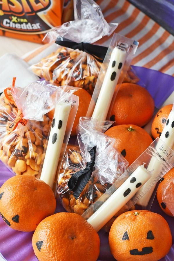 Make Preschool Halloween Party Healthy Food Ideas
 Goldfish Halloween Snack Mix Recipe