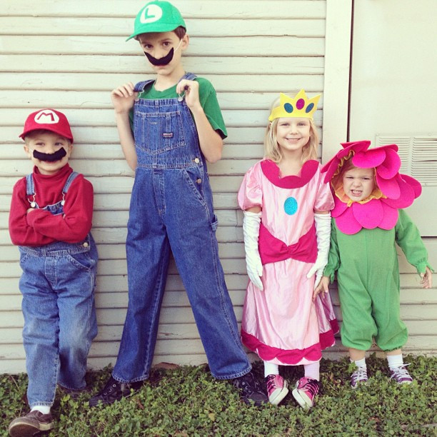 Mario And Luigi DIY Costumes
 25 handmade group halloween costume ideas Really Awesome