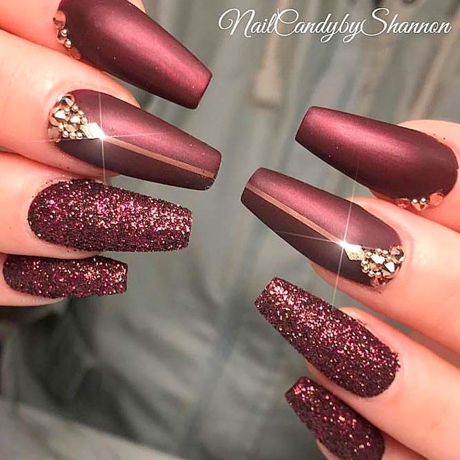 Maroon Glitter Nails
 Magnetic And Trendy Burgundy Nails Ideas