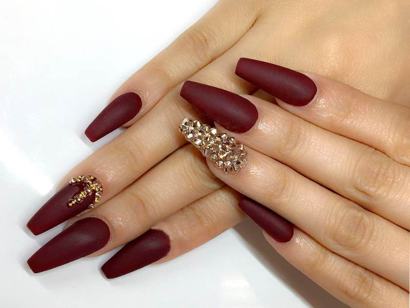 Maroon Nail Ideas
 Burgundy Matte Nails To Try This Season