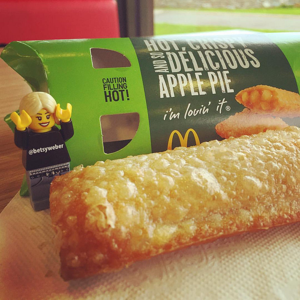 Mcdonald'S Deep Fried Apple Pie Locations
 12 Fast Foods Discontinued By Their Brands That We Need BACK