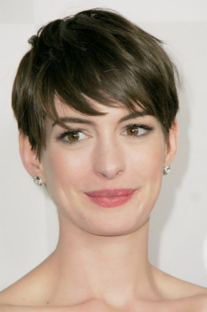 Medium Hairstyles For Long Faces
 Magnificent Short Haircuts for Thick Hair Women s Fave