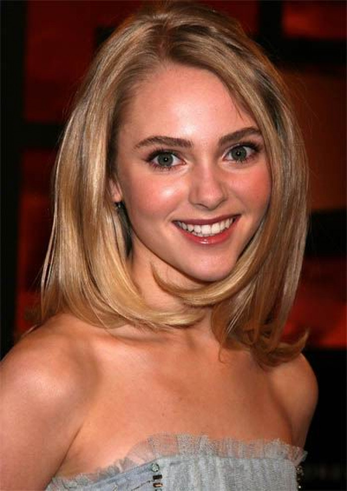 Medium Length Hairstyles For Long Faces
 The Best Haircuts for Women with Long Faces Women Hairstyles