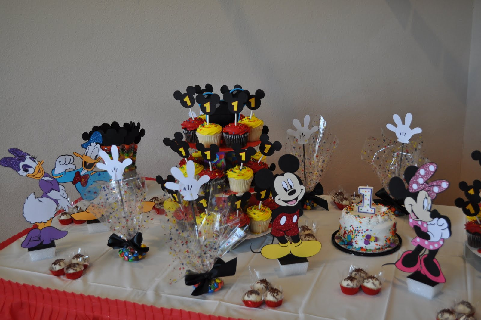 Mickey Mouse Clubhouse Birthday Party Ideas
 Tx Scrapper Mom Mickey Mouse Clubhouse Birthday