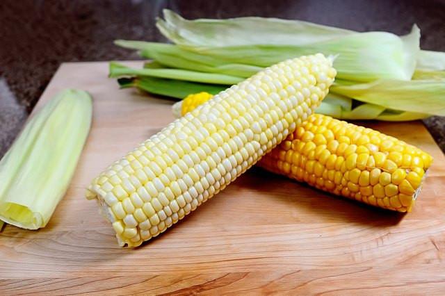 Microwave Corn On The Cob With Husk
 How to Microwave Corn on the Cob With Husks
