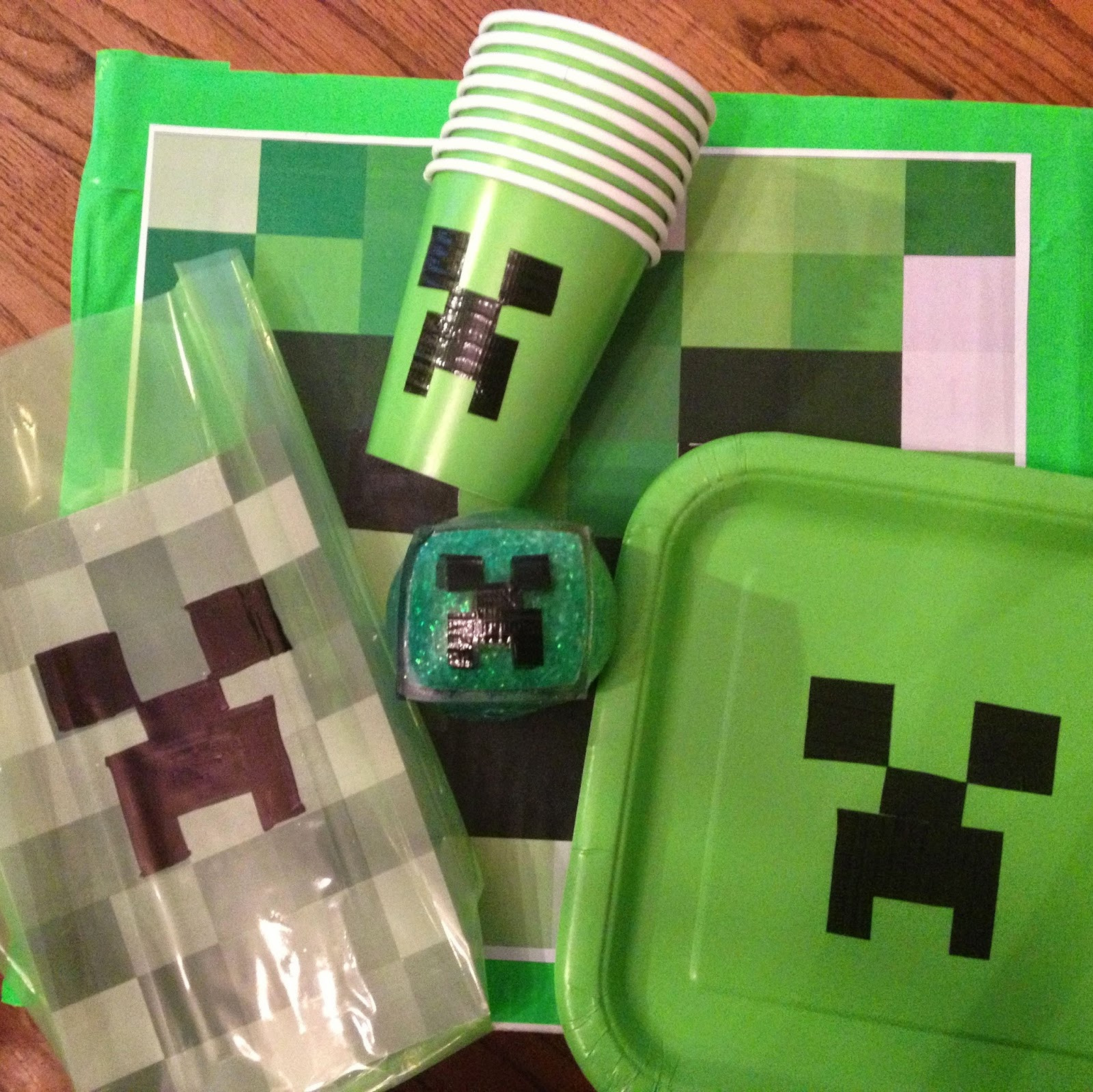 Minecraft Birthday Supplies Party City
 Epic Craft Cake Ideas and Designs