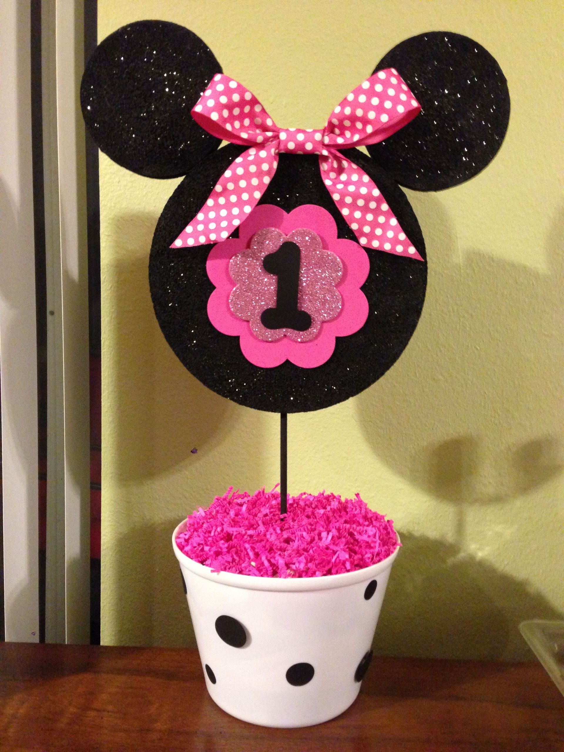 Minnie Mouse Ideas For 1st Birthday Party
 Minnie Mouse 1st birthday centerpiece